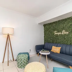 6 Bedroom Bucs Airport Mall Wifi Holiday home Tampa