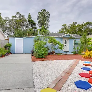 Quaint Jungle Hideaway Near Downtown St Pete Holiday home St. Petersburg